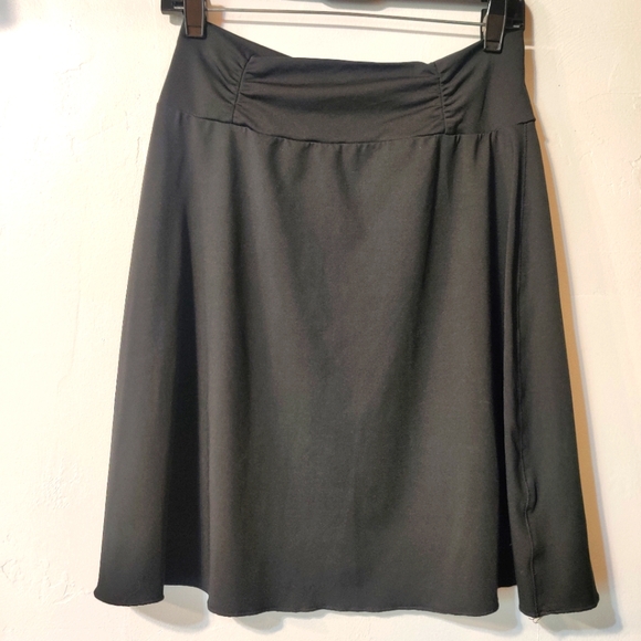 Tranquility Black Skirt Small - Picture 1 of 5
